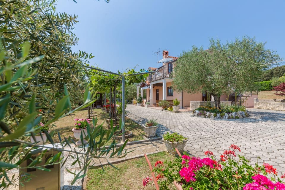 Apartments Mirjana Apartment in Istria County