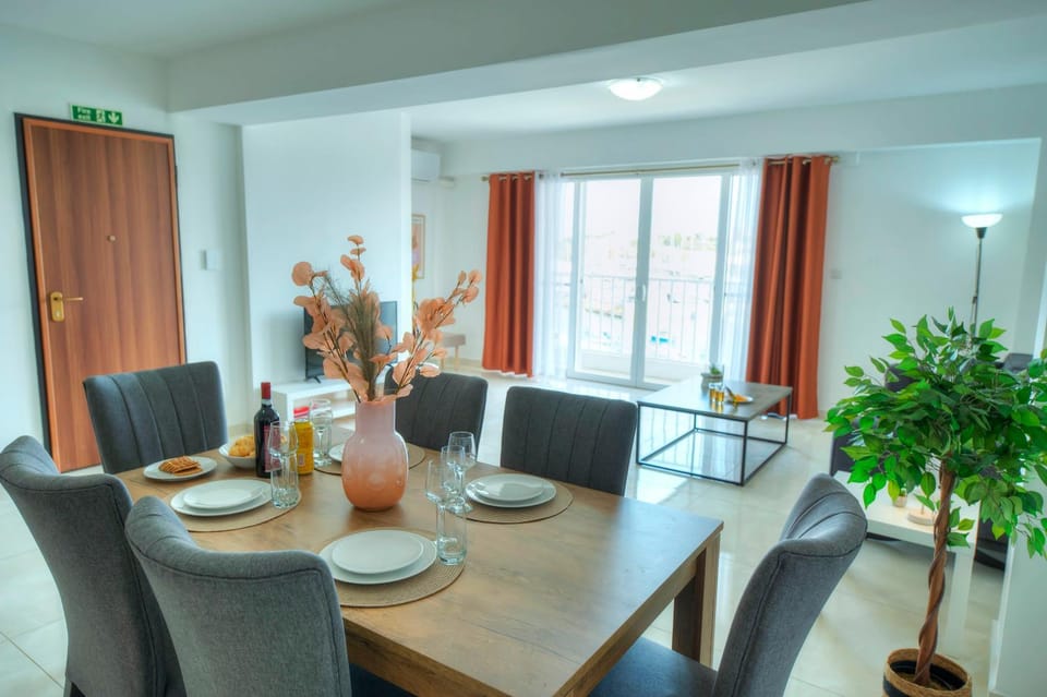 Bright & modern 2bedrooms with sea views GOGZR-2 Apartment in Malta