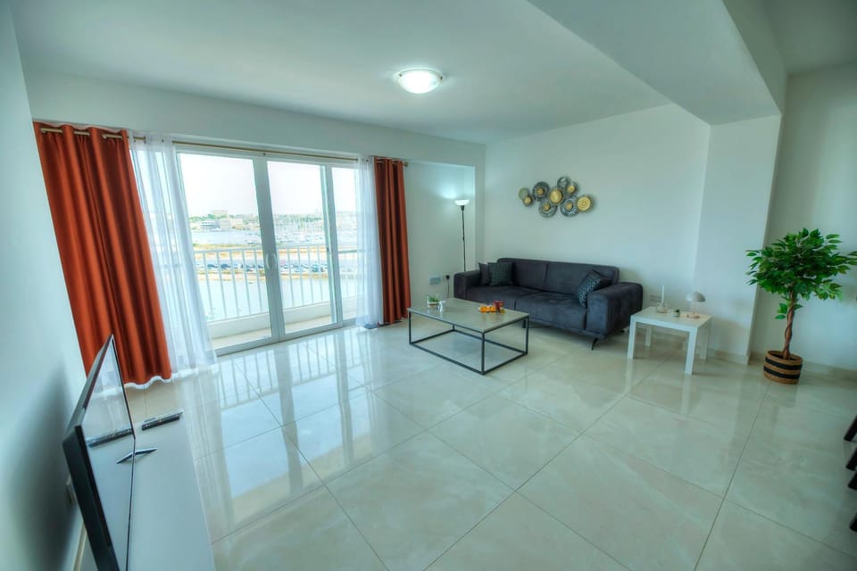 Bright & modern 2bedrooms with sea views GOGZR-2 Apartment in Malta