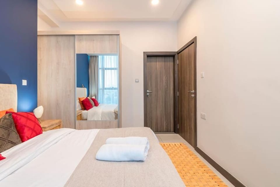 Photo of the whole room, Bedroom, wardrobe