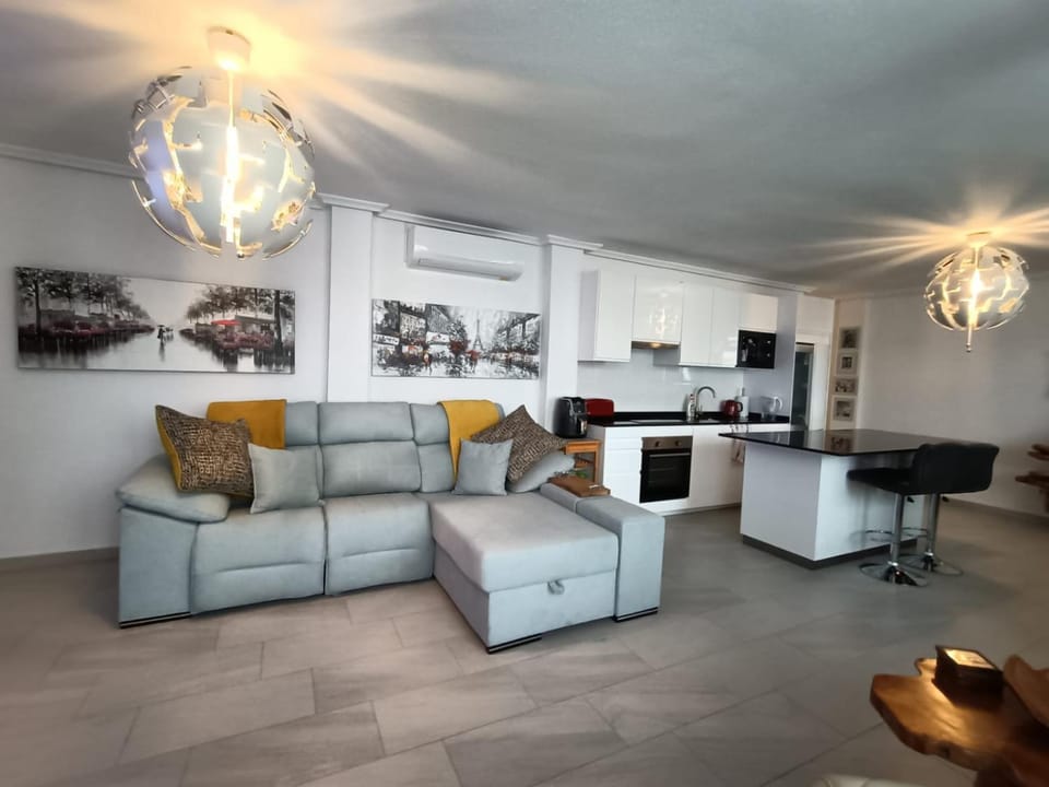 Kitchen or kitchenette, Living room