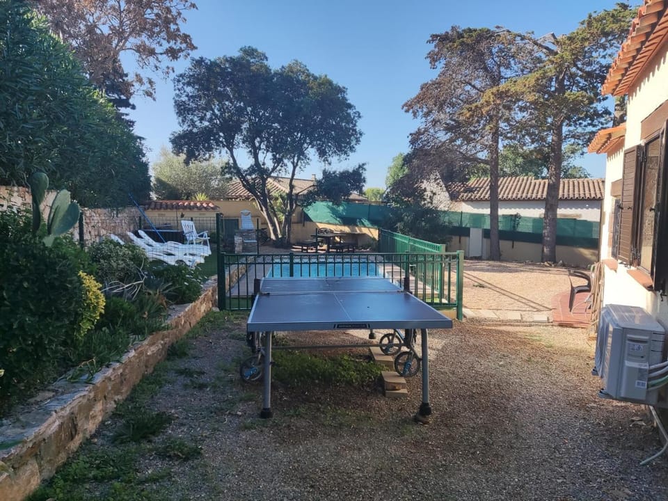 Table tennis