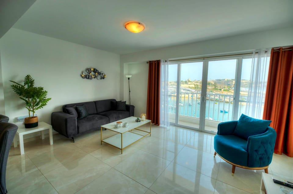 Seafront beautifully furnished 2 bedrooms GOGZR-3 Apartment in Malta