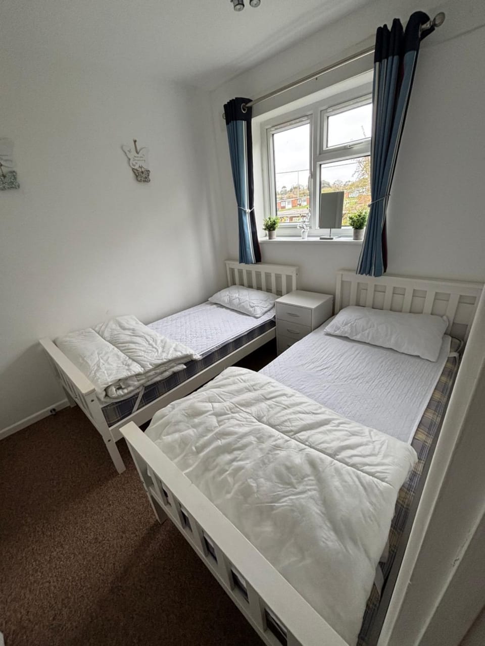 140, Three bed two storey chalet on Bermuda holiday park, Hemsby - Sleeps 6 on a pet free site - entertainment onsite and close by Chalet in Hemsby