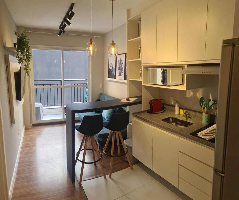 Coffee/tea facilities, Kitchen or kitchenette, Dining area, minibar, stove