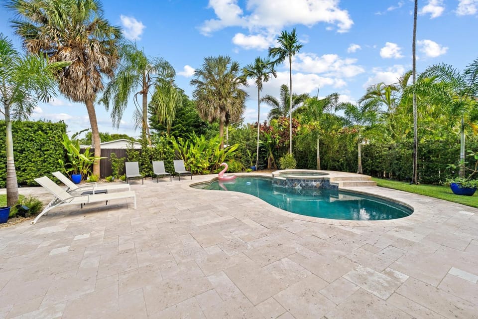 7 Minutes to Beach Saltwater Pool Open Floor Plan House in Fort Lauderdale