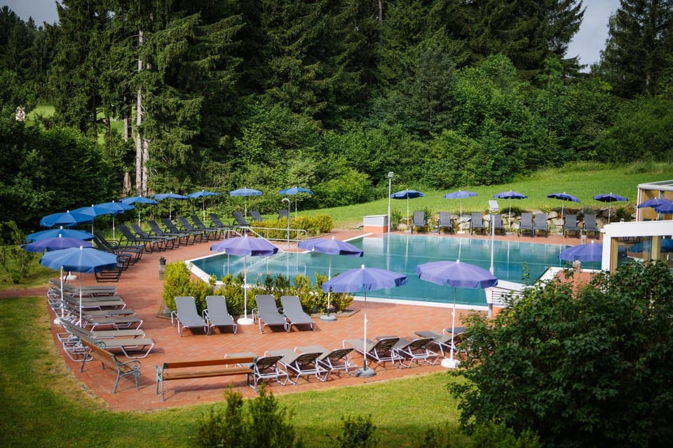 Swimming pool, sunbed