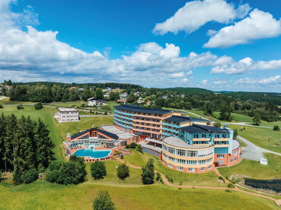 Property building, Day, Natural landscape, Bird's eye view, Swimming pool