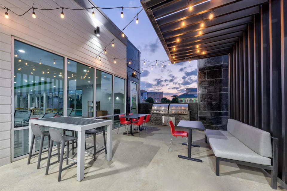 Patio, BBQ facilities, Lounge or bar