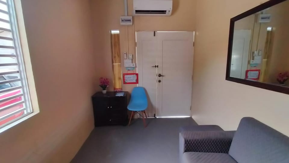 Living room, Seating area, air conditioner