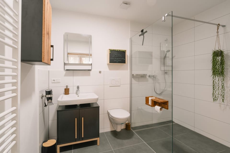 Shower, Toilet, Bathroom