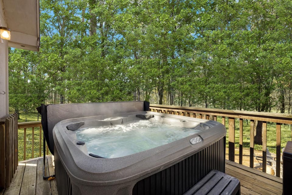 Day, Hot Tub