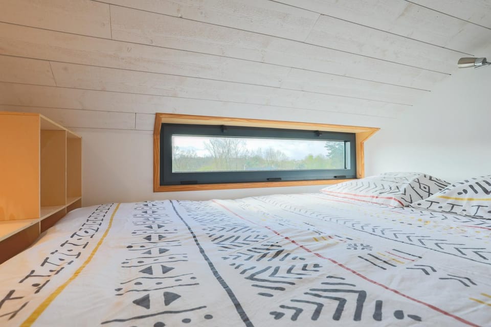 Property building, Living room, Bedroom