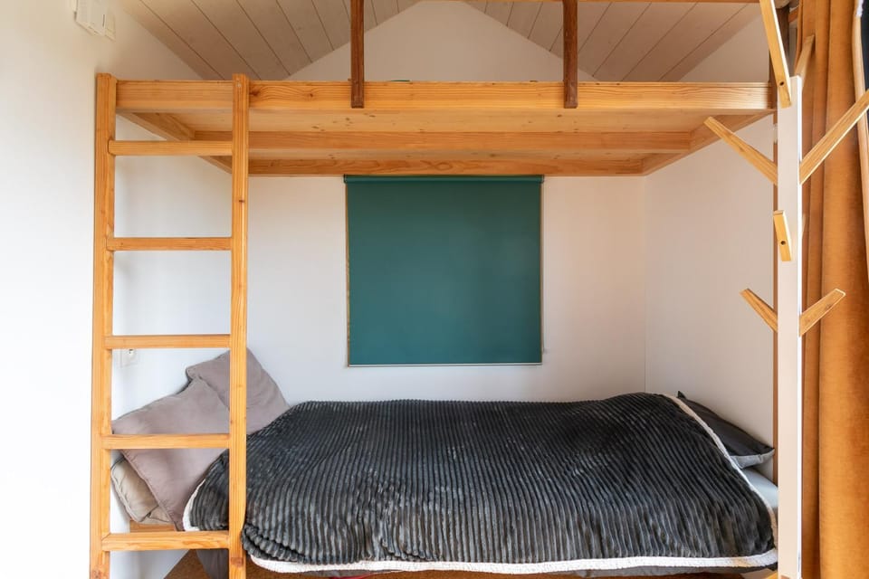 Property building, Living room, Bedroom