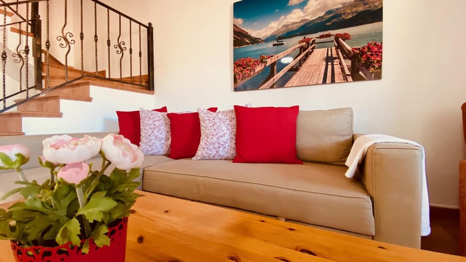 Communal lounge/ TV room, Living room