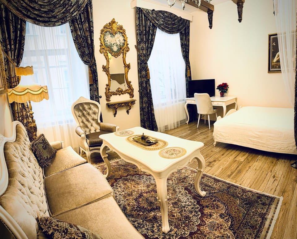 Living room, Photo of the whole room