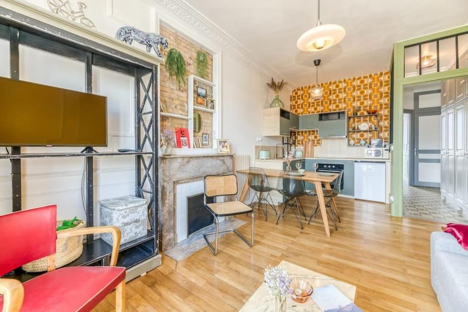 Esprit vintage: lit double, balcon, wifi, équipé+ Apartment in Grenoble