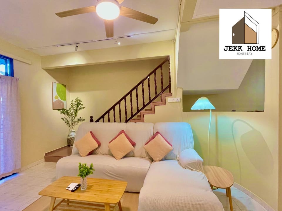 Living room, Seating area, fireplace, air conditioner
