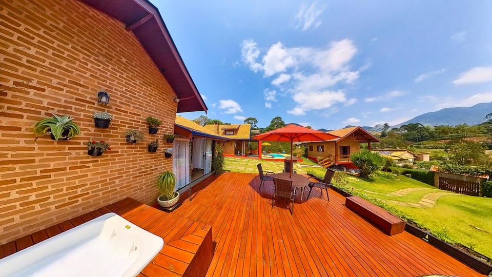 LINDA CASA EM SÃO BENTO DO SAPUCAI House in State of São Paulo