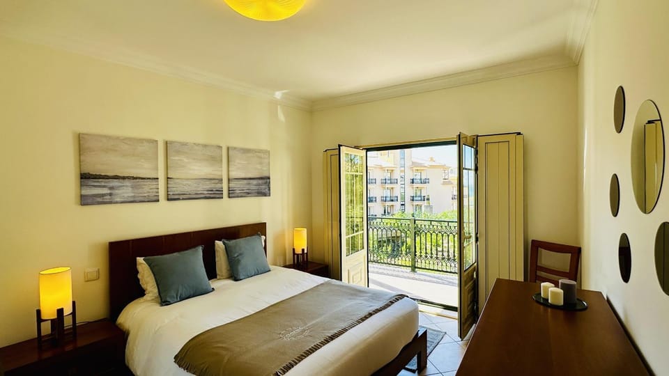 Bed, View (from property/room), Balcony/Terrace, Photo of the whole room, Bedroom