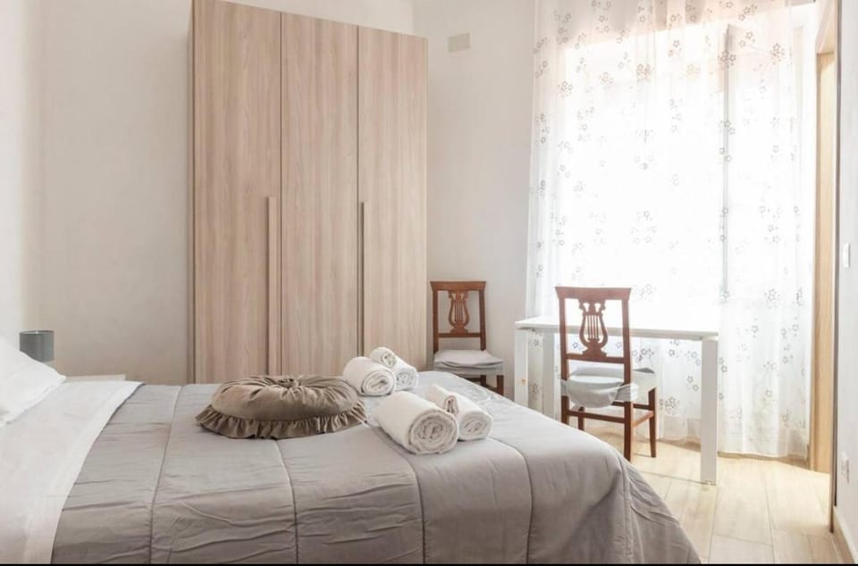 Large Garden Apartment in Rome