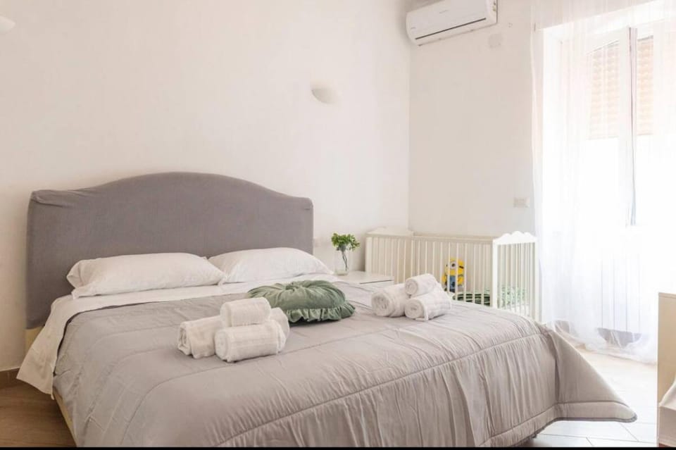 Large Garden Apartment in Rome