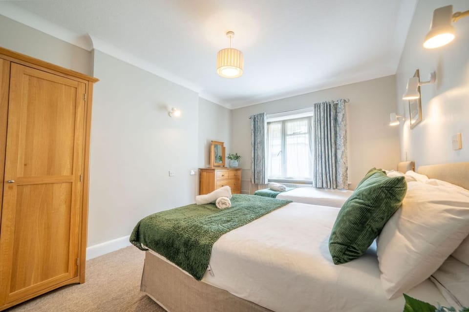 Lelola Lodge Hotel in Poole