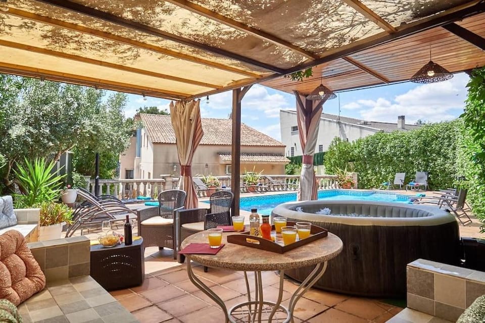 Villa ilusions en Olivella, Sitges, Barcelona House in Garraf