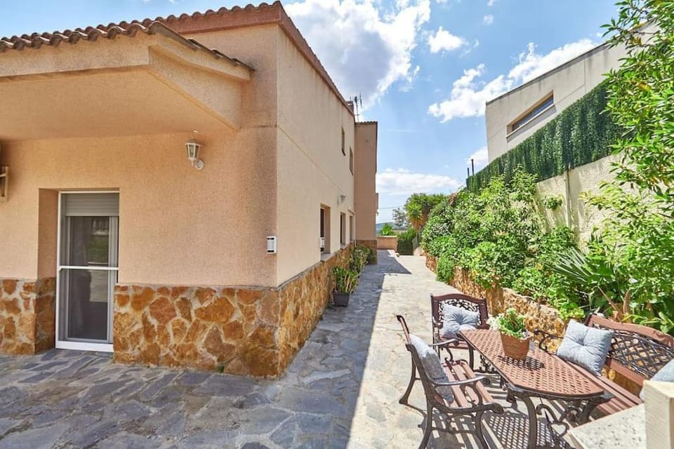 Villa ilusions en Olivella, Sitges, Barcelona House in Garraf