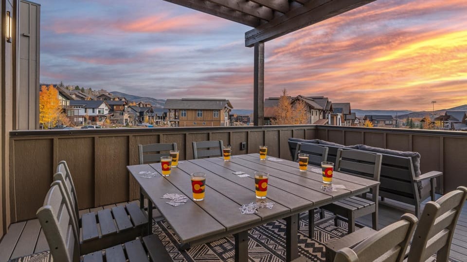 Balcony/Terrace, Seating area, furniture