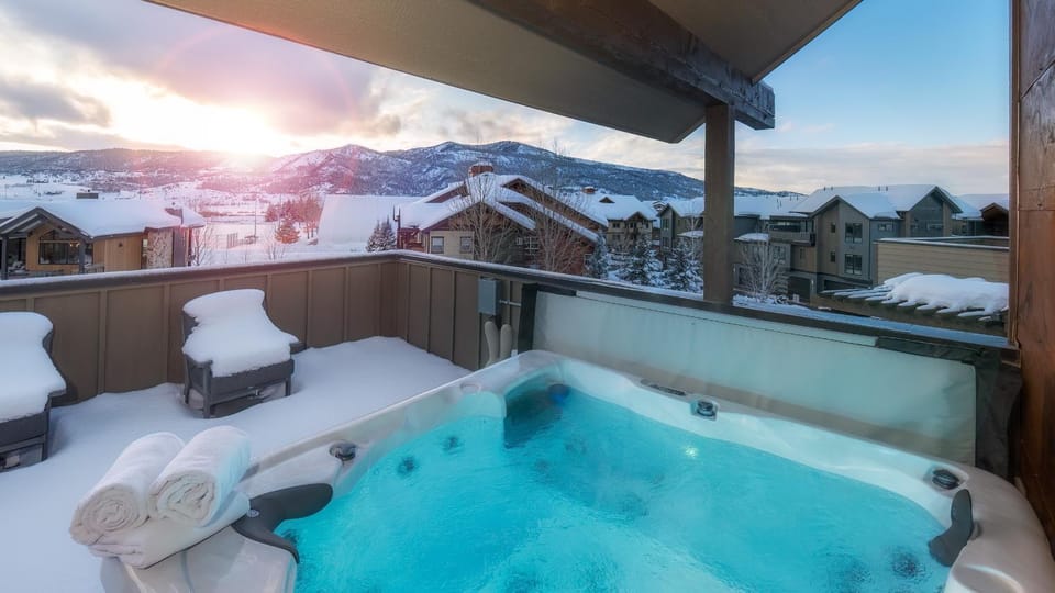 Winter, Hot Tub, towels