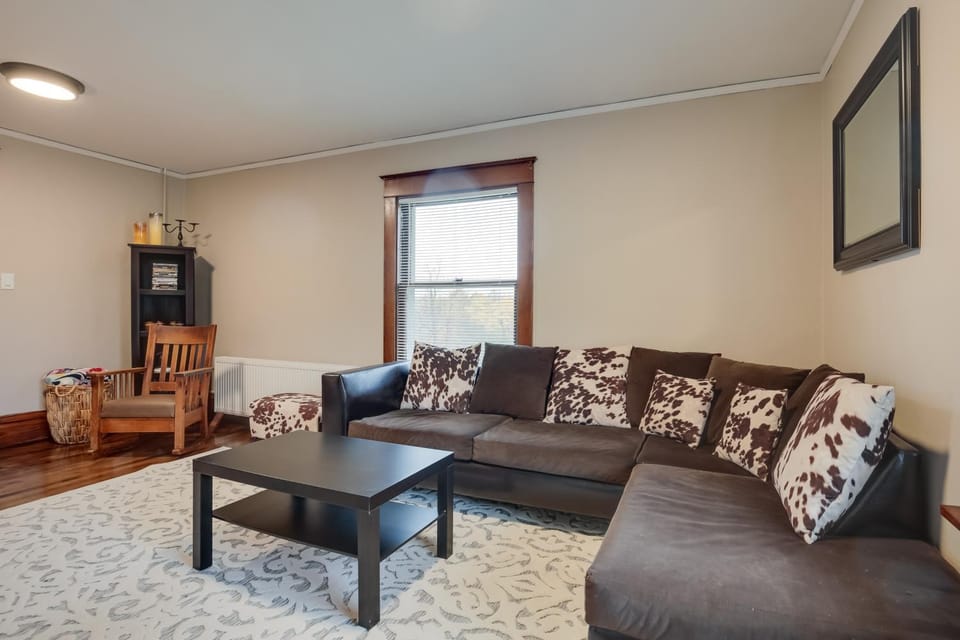 Spacious Home in Ramsay: 9 Smart TVs + Pool Table! House in Wisconsin