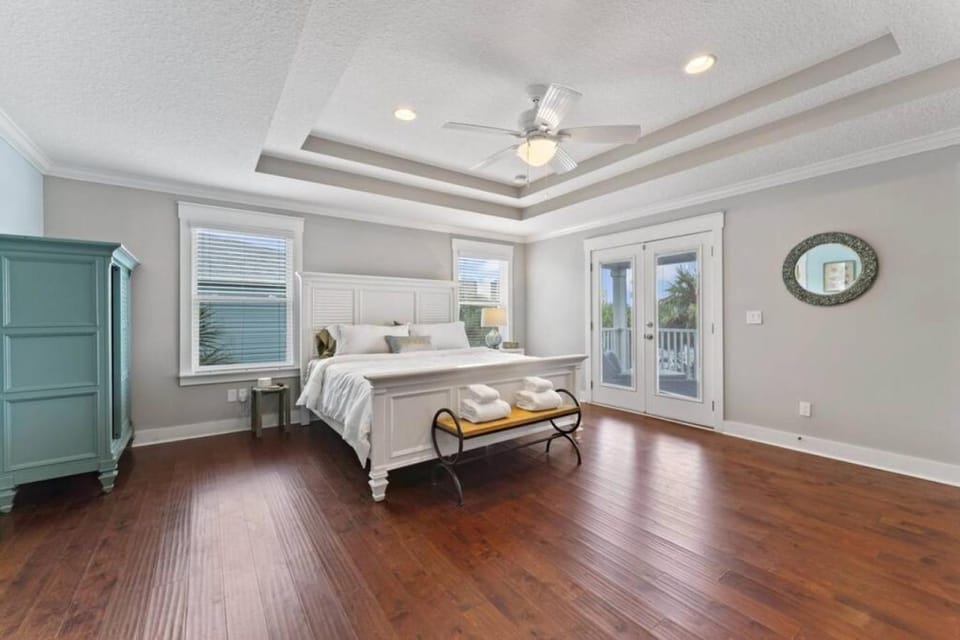 Ocean views, Elevator, Game Room, Two balconies House in Jacksonville Beach