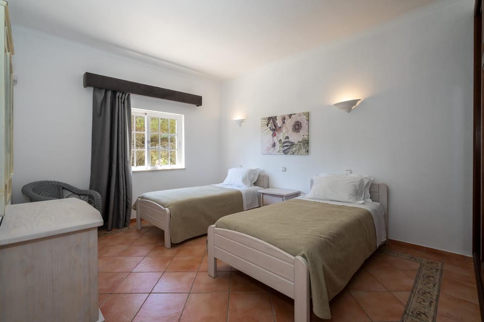 VTII & VTI 2 X Private Villas with pool and garden Villa in Olhos de Água