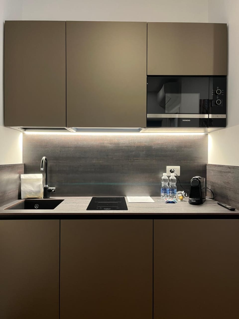 Kitchen or kitchenette, minibar, pet friendly, stove