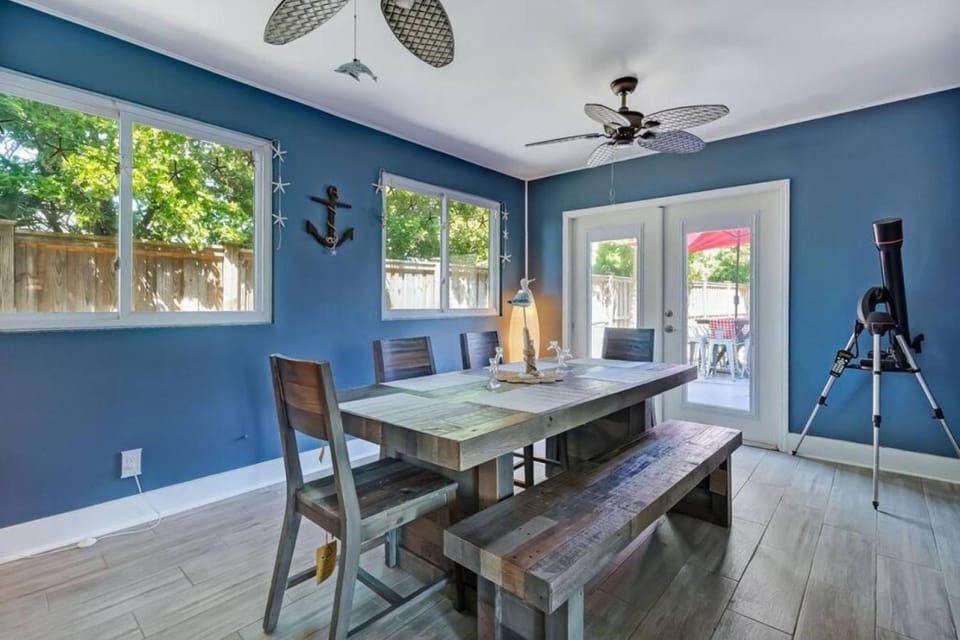 All Yours - Heated Pool - Firepit - BBQ House in Jacksonville Beach
