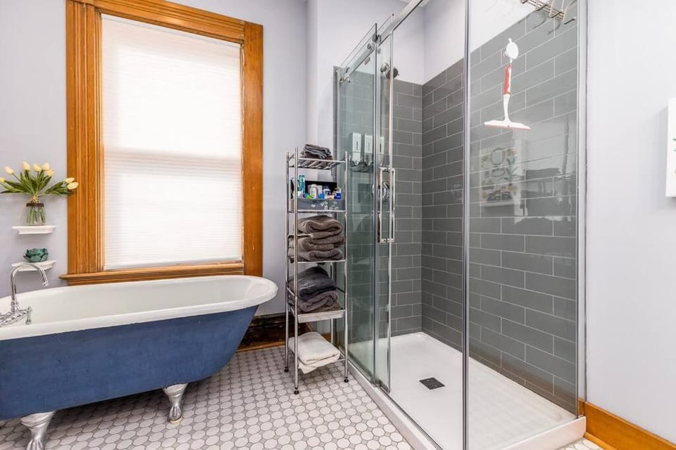 The Dubuque House - Historic Downtown Location! House in Dubuque