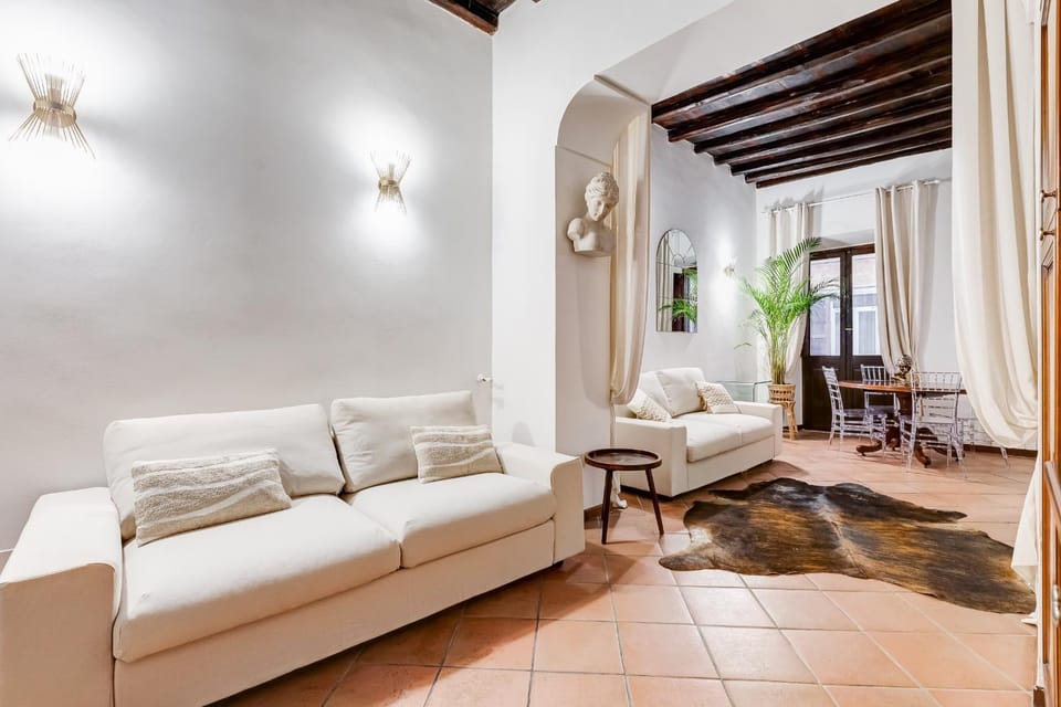 Living room, Photo of the whole room, Seating area