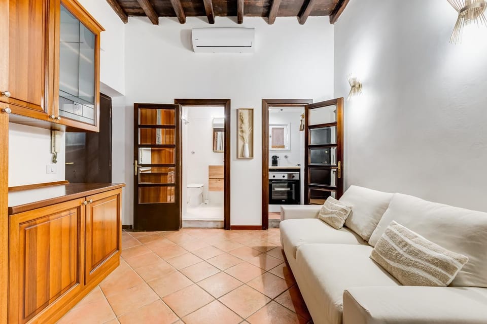 TV and multimedia, Kitchen or kitchenette, Living room, Seating area, pet friendly, air conditioner