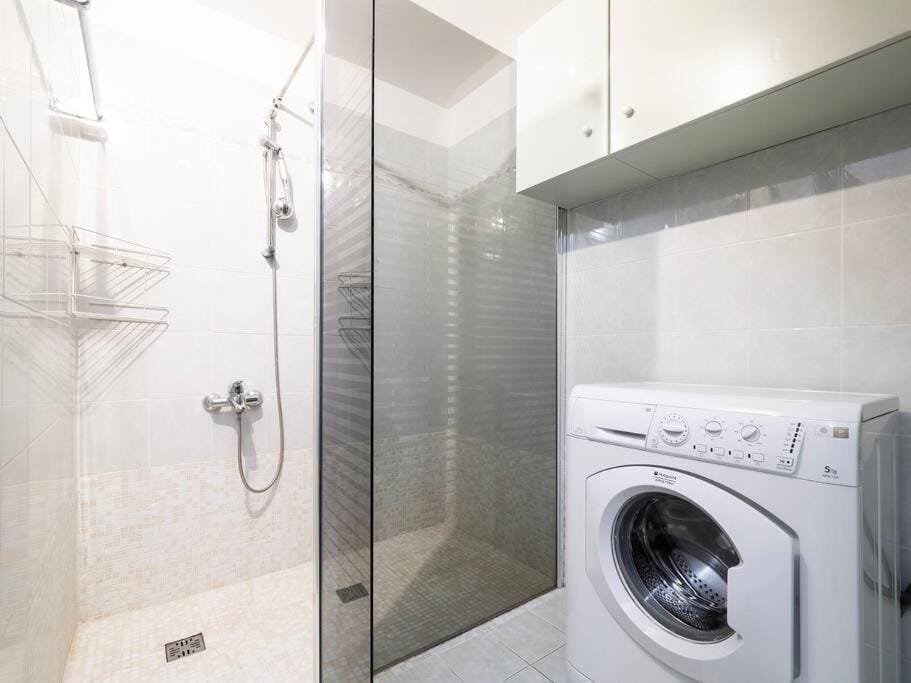 Shower, Bathroom, washing machine