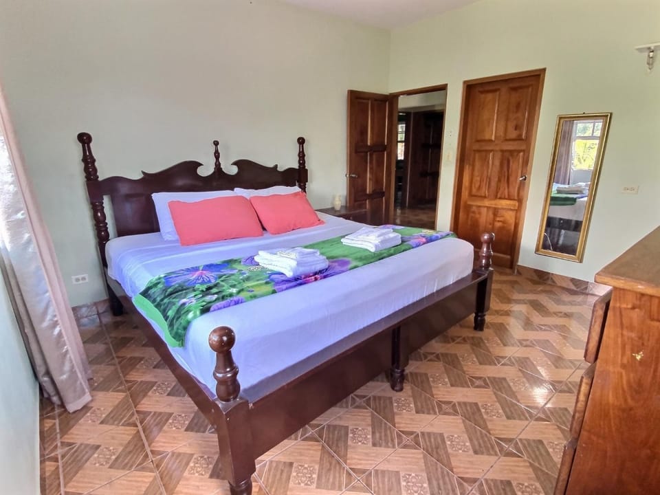 Mountain View Family Home In Town with King Suite and Midterm Available House in San Ignacio