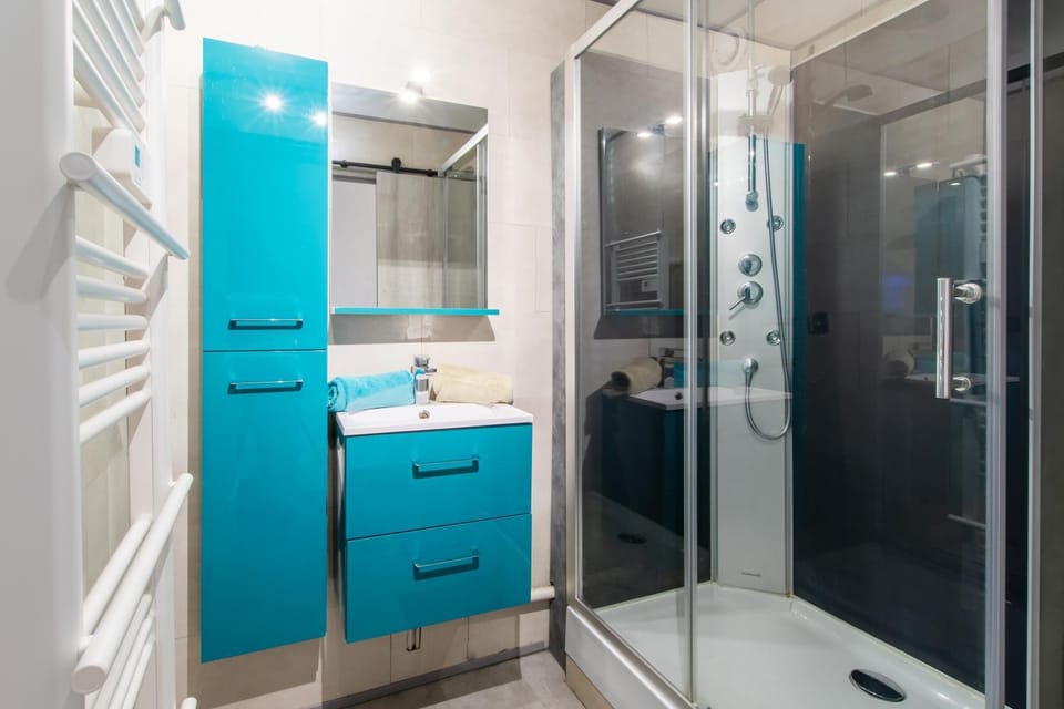 Shower, Bathroom