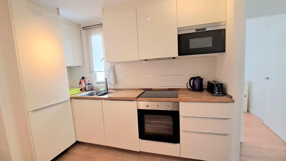 Coffee/tea facilities, Kitchen or kitchenette, minibar, pet friendly, stove, toaster
