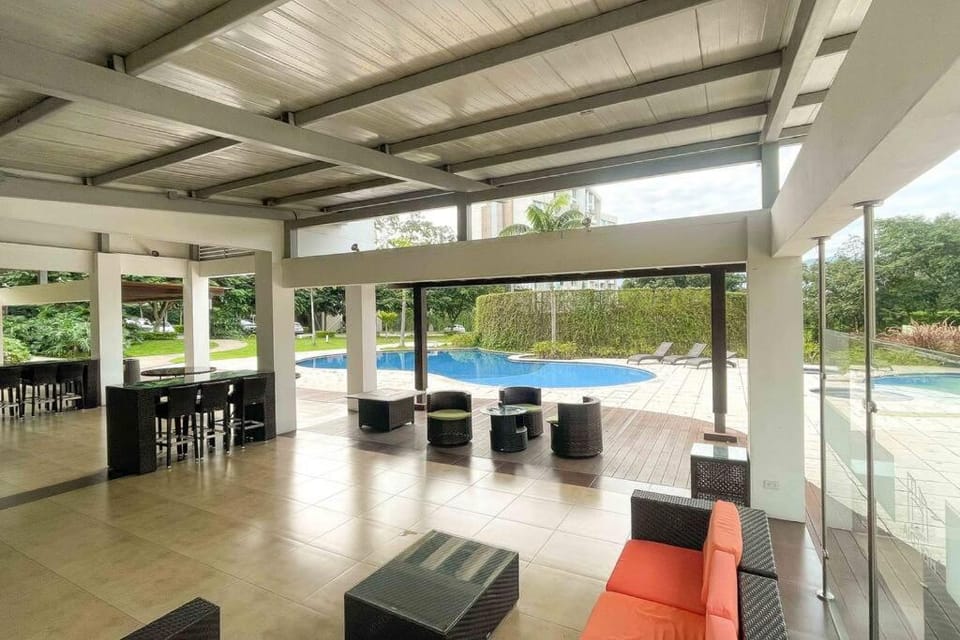 Luxury NEW Apt -24/7 sec- 10 min from SJO Airport Apartment in Heredia Province