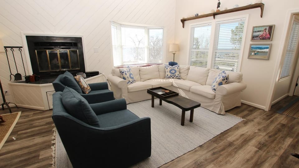 Soundfront, Sound Views, Sun Decks, Private Pier, SA1, Windstar House in Duck