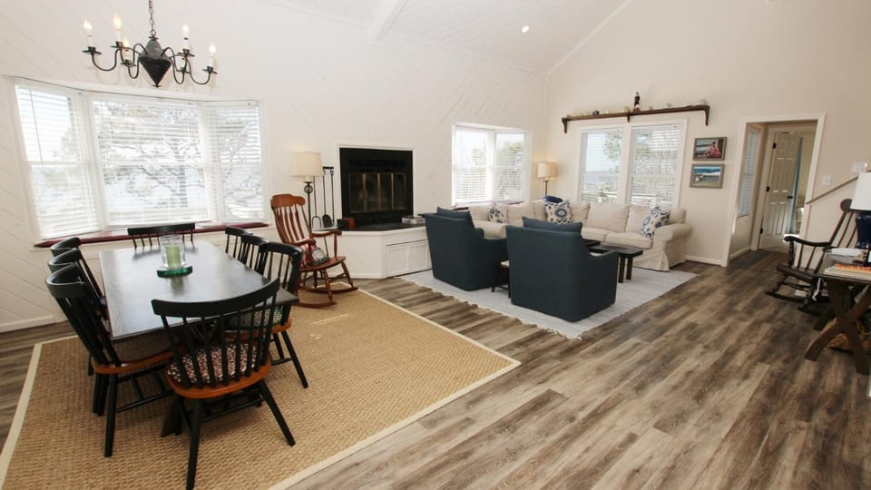 Soundfront, Sound Views, Sun Decks, Private Pier, SA1, Windstar House in Duck