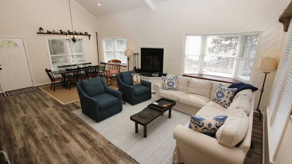 Soundfront, Sound Views, Sun Decks, Private Pier, SA1, Windstar House in Duck