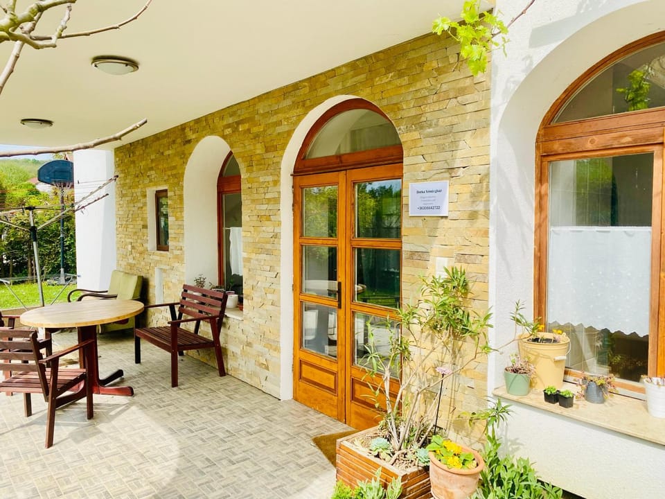 Dorka vendégház Apartment in Hungary