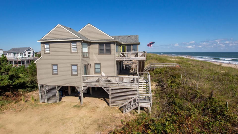 OCEANFRONT, Ocean Views, Sun Decks, Close to Beach Access, SA112, The SandBar House in Duck