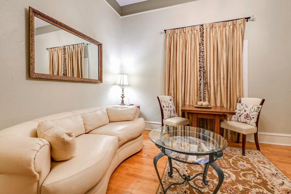 Dtwn Decatur Apt: Walk to Restaurants & Shops Apartment in Decatur